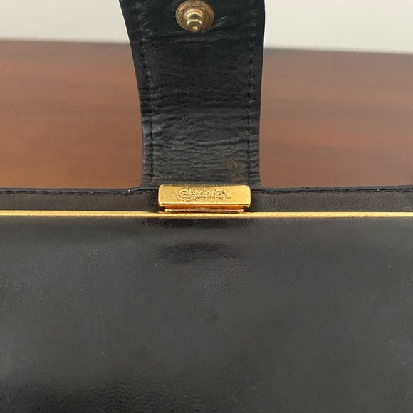 Chanel Black Patent Leather Wallet/Iconic Interlocking CC Logo - Picture 5 of 9